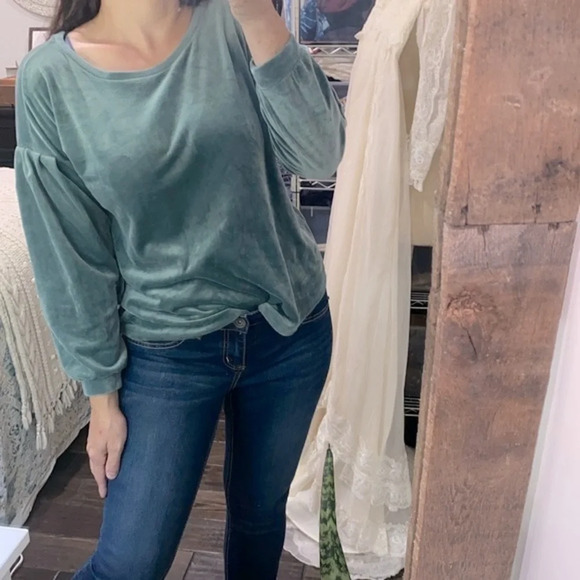 Old Navy velvet green top size medium - Picture 1 of 5